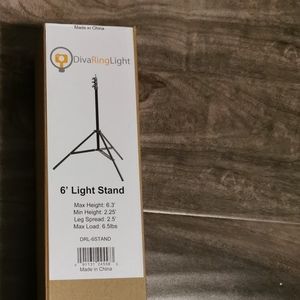 6' light stand from Diva Ring Light